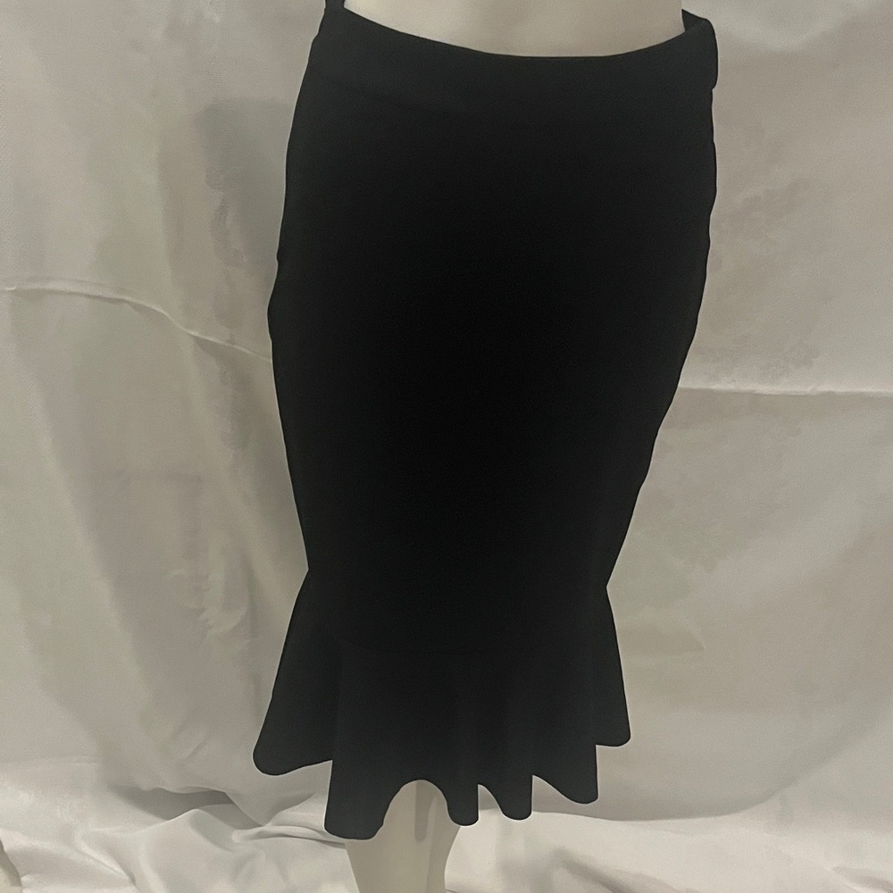 Chic Black Midi Skirt for Women